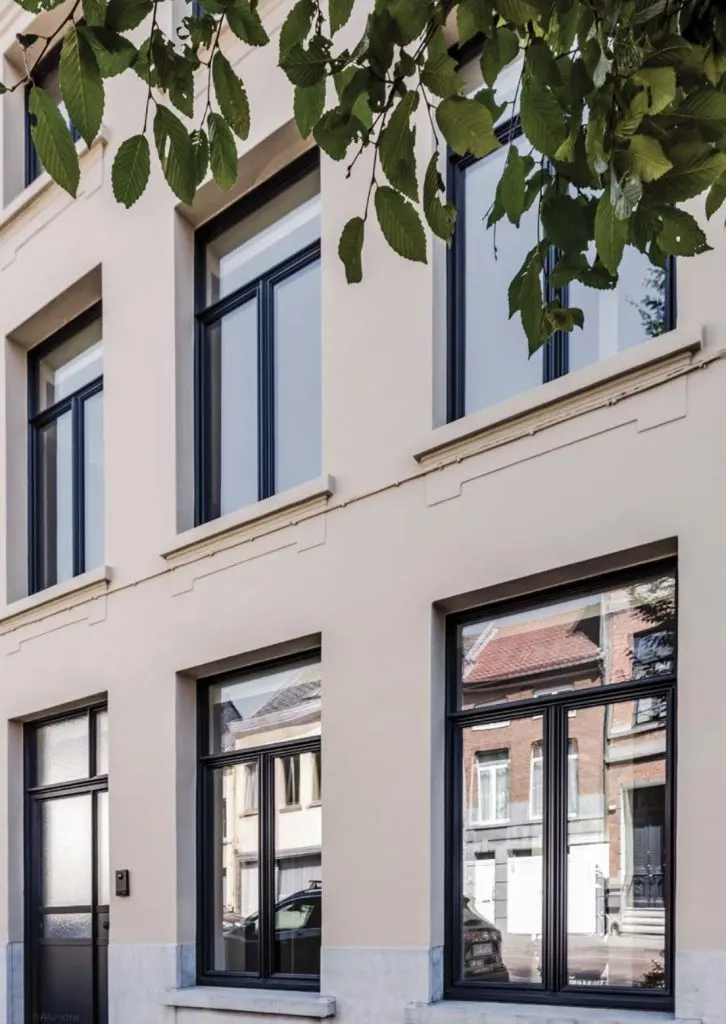 Gevel met nieuwe kozijnen, project van Kozijn Gemak