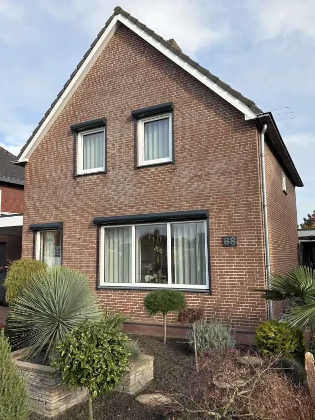 Woning aan de Noordereindsestraat in Sprundel, uitgevoerd door Kozijn Gemak